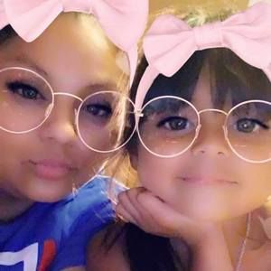 Meet your Posher, Yolanda